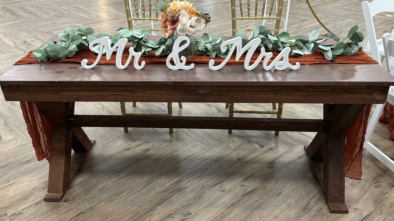 5' Cedar Sweetheart Farm Table